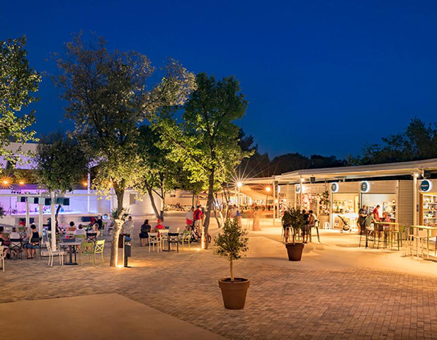 Centralna Piazza - Autokamp Lanterna