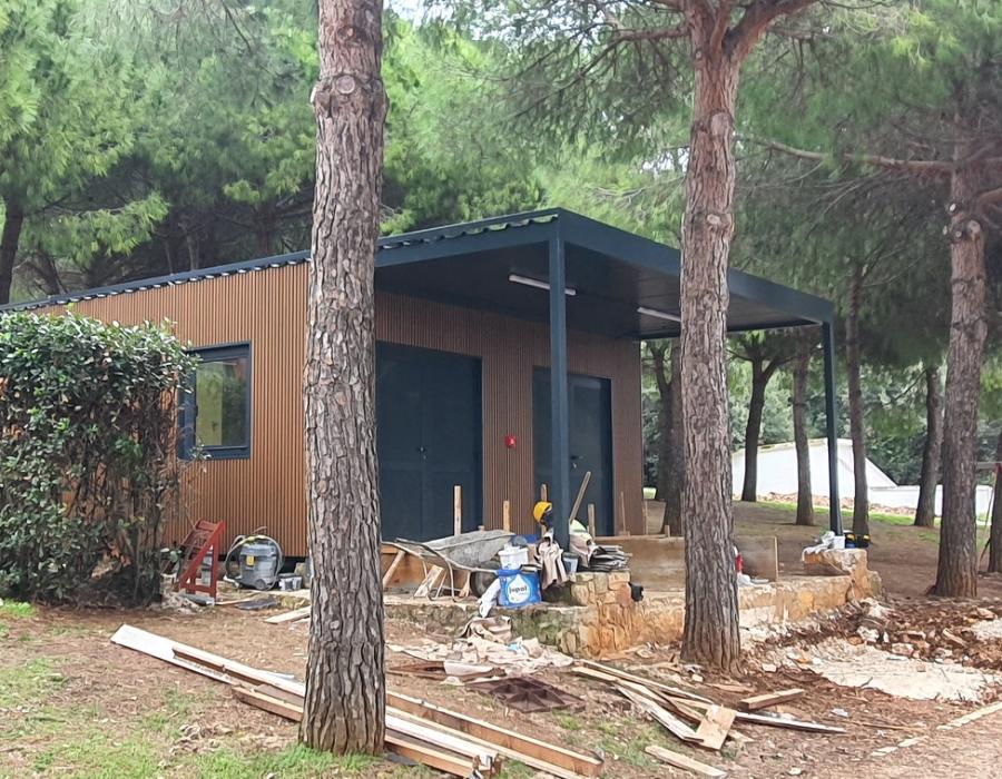 Crveni Otok objekti u okolišu